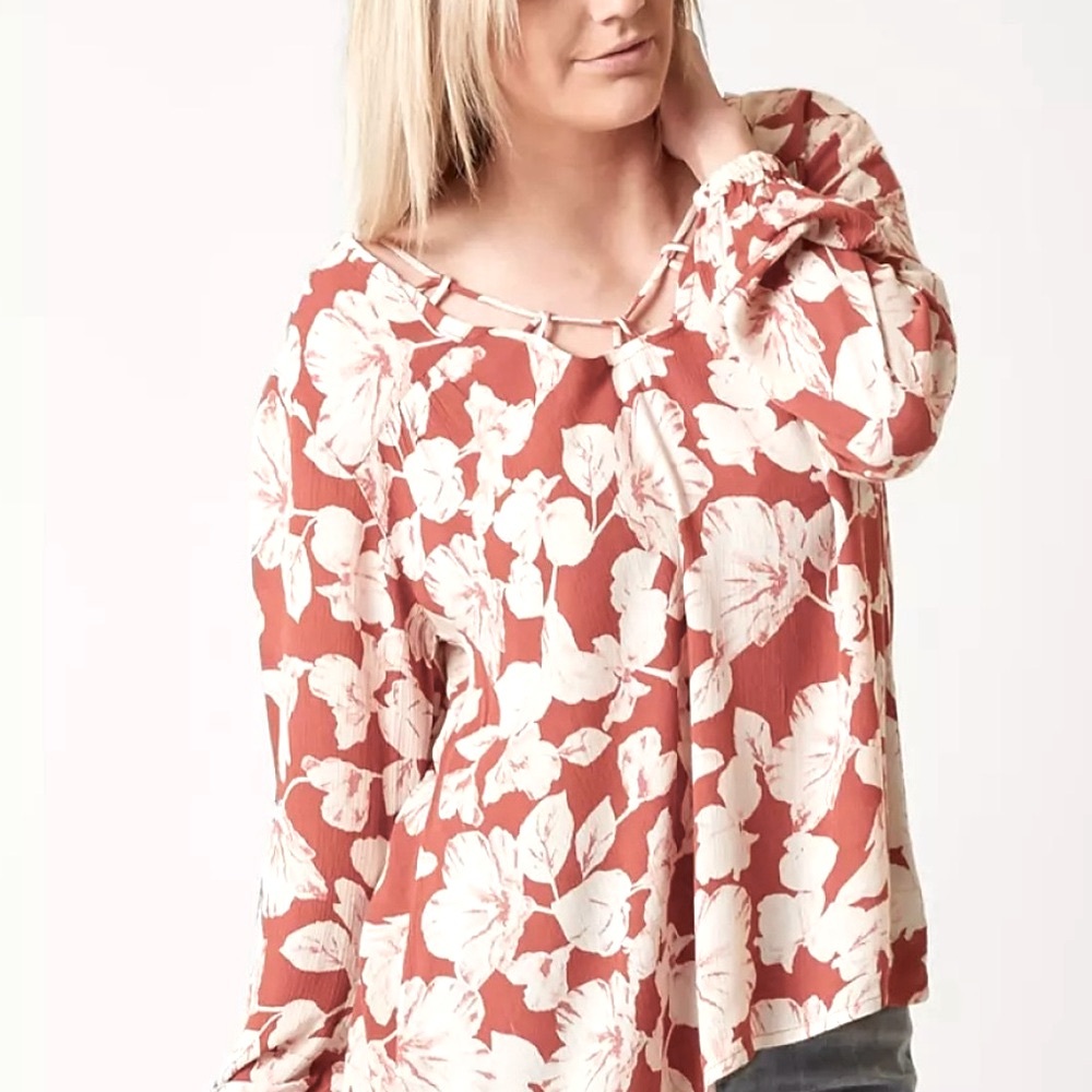 Billabong Womens L Floral Winding Roads Top. Flowy, adjustable. EUC NO FLAWS.